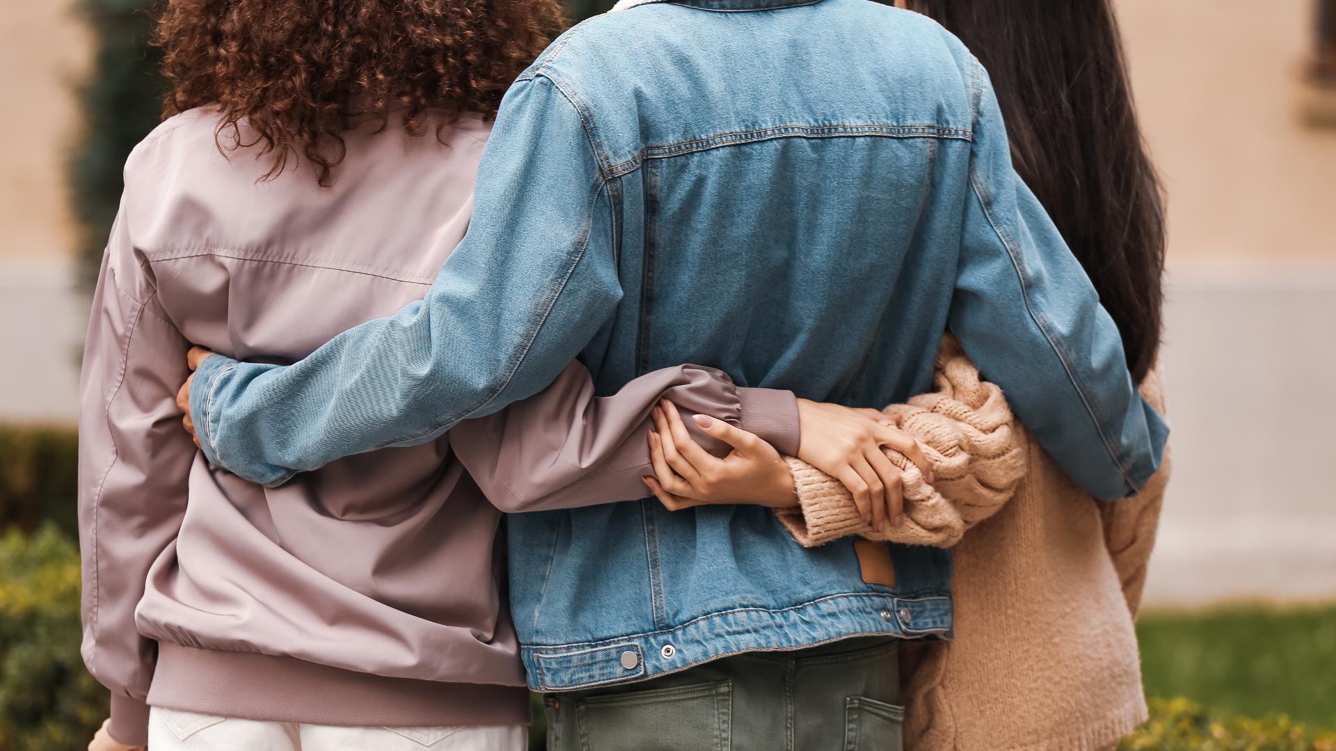 Six Signs Polyamory Might Be Right For You (And Six Signs That It’s Not)